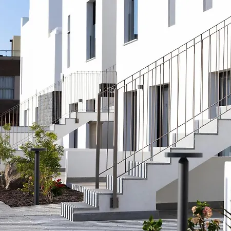 Esmeralda Homes By Livvo * Cotillo