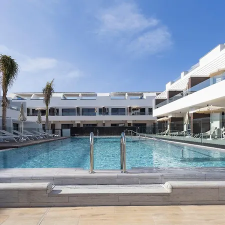 Esmeralda Homes By Livvo * Cotillo