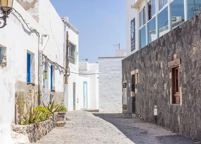 Esmeralda Homes By Livvo Apartment