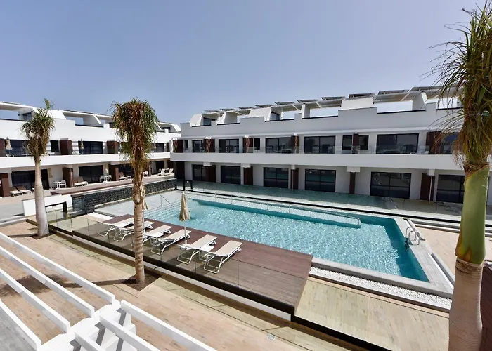 Esmeralda Homes By Livvo Apartment *